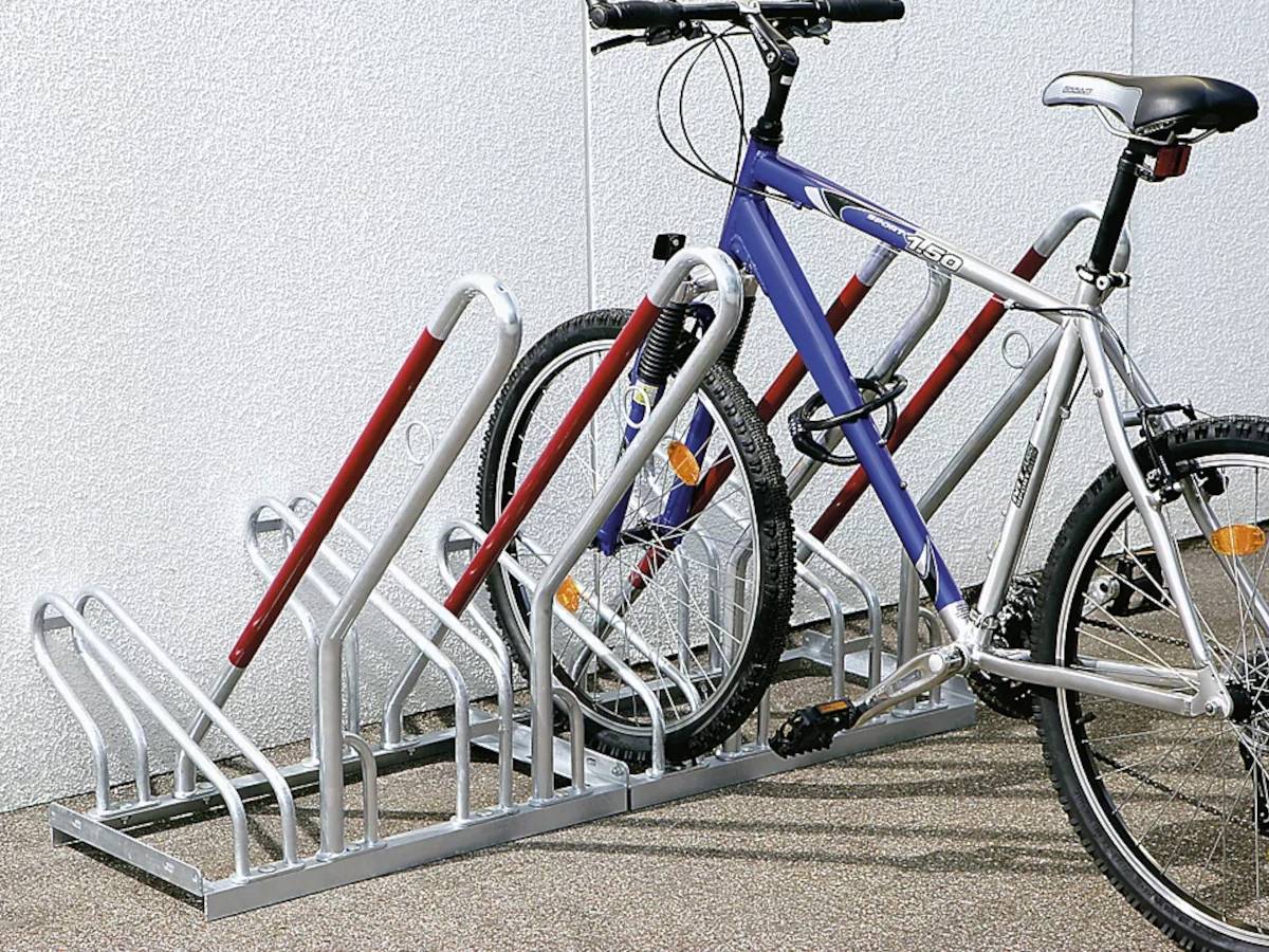 Idee moderne per un portabici da esterno elegante e funzionale